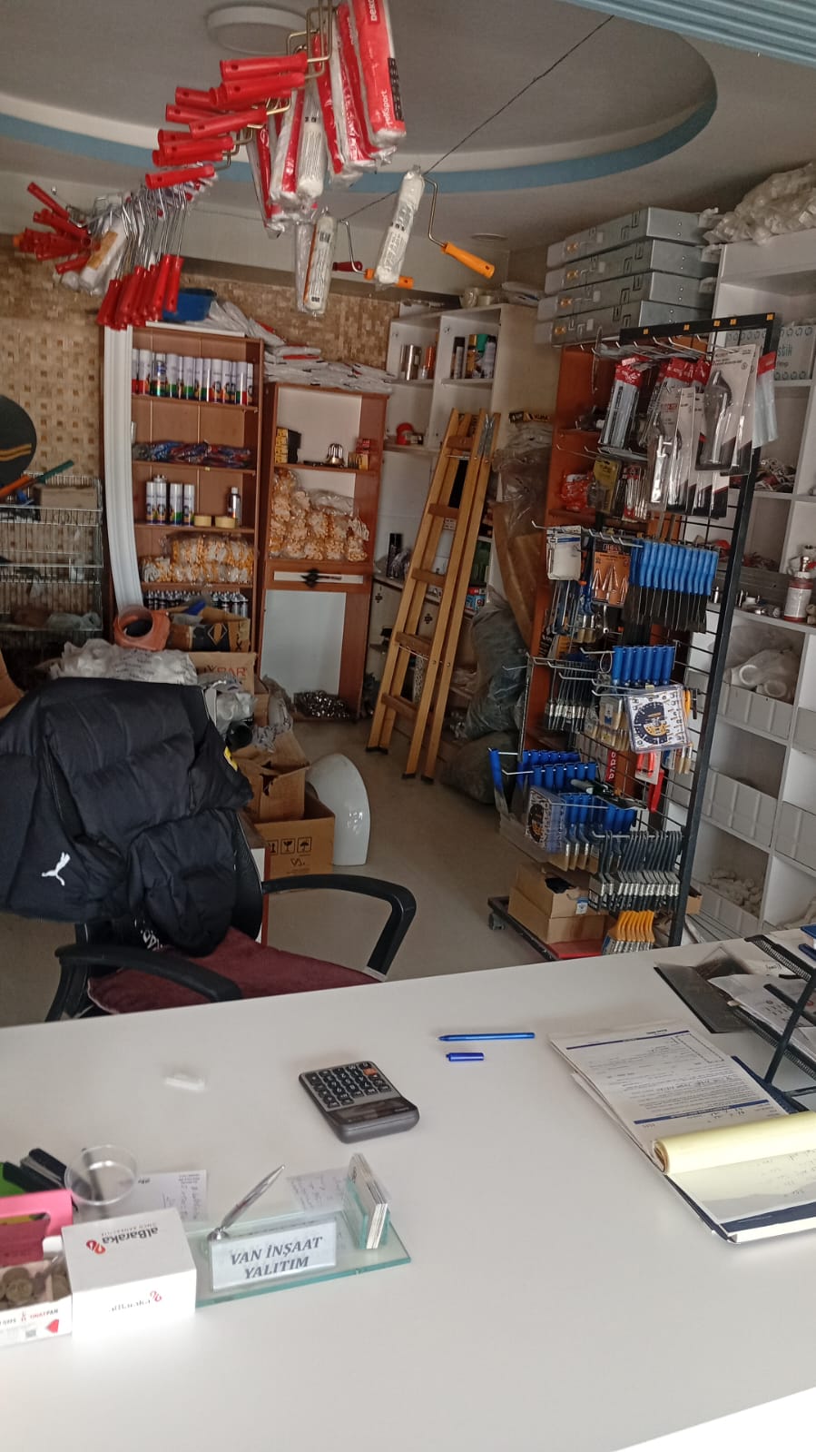 Hırdavat ve el aletleri reyonu